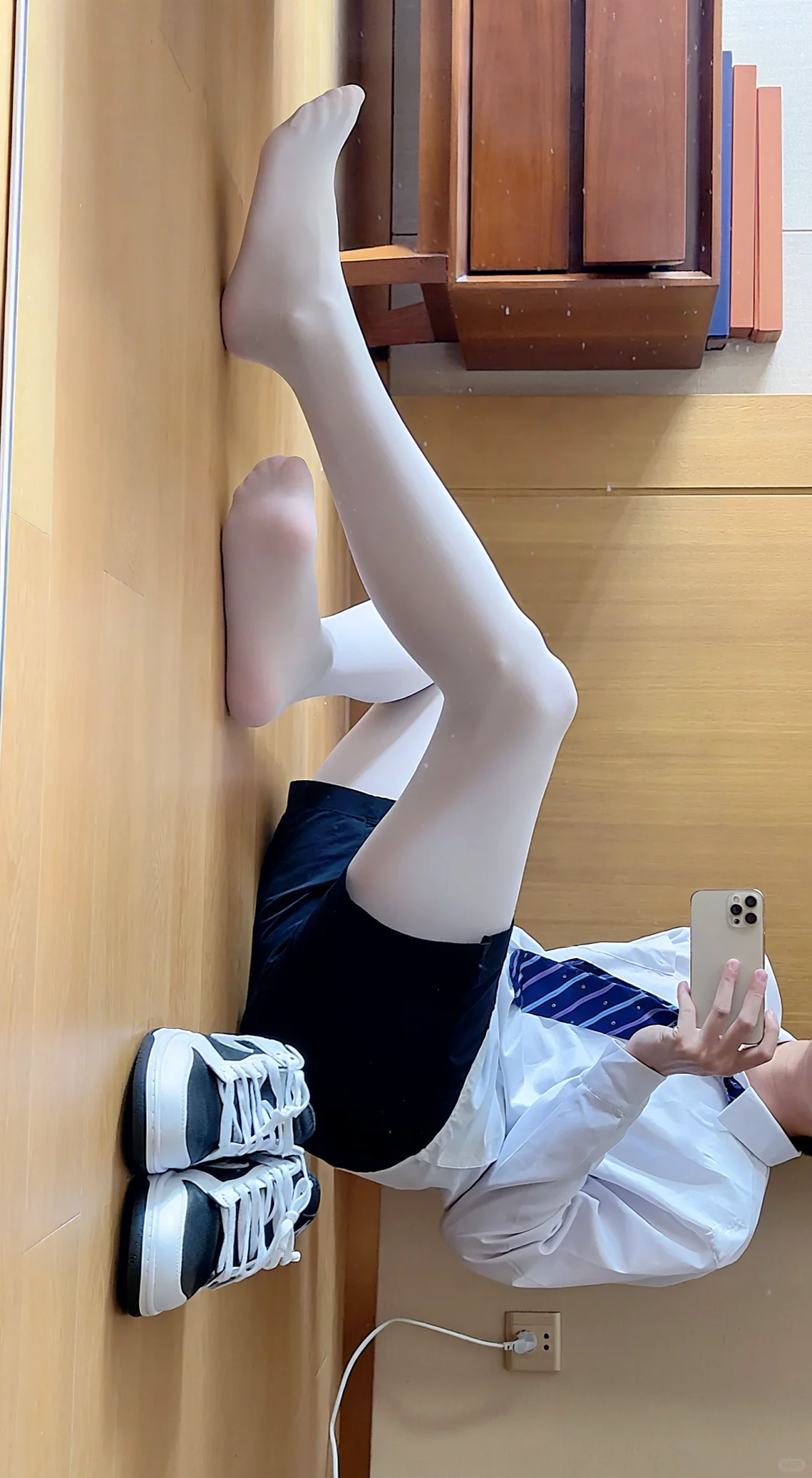 男高中生穿白丝喜欢么