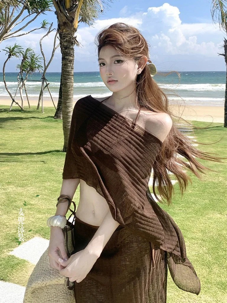 咖色系泳衣｜高级感拉满的海边温泉比基尼