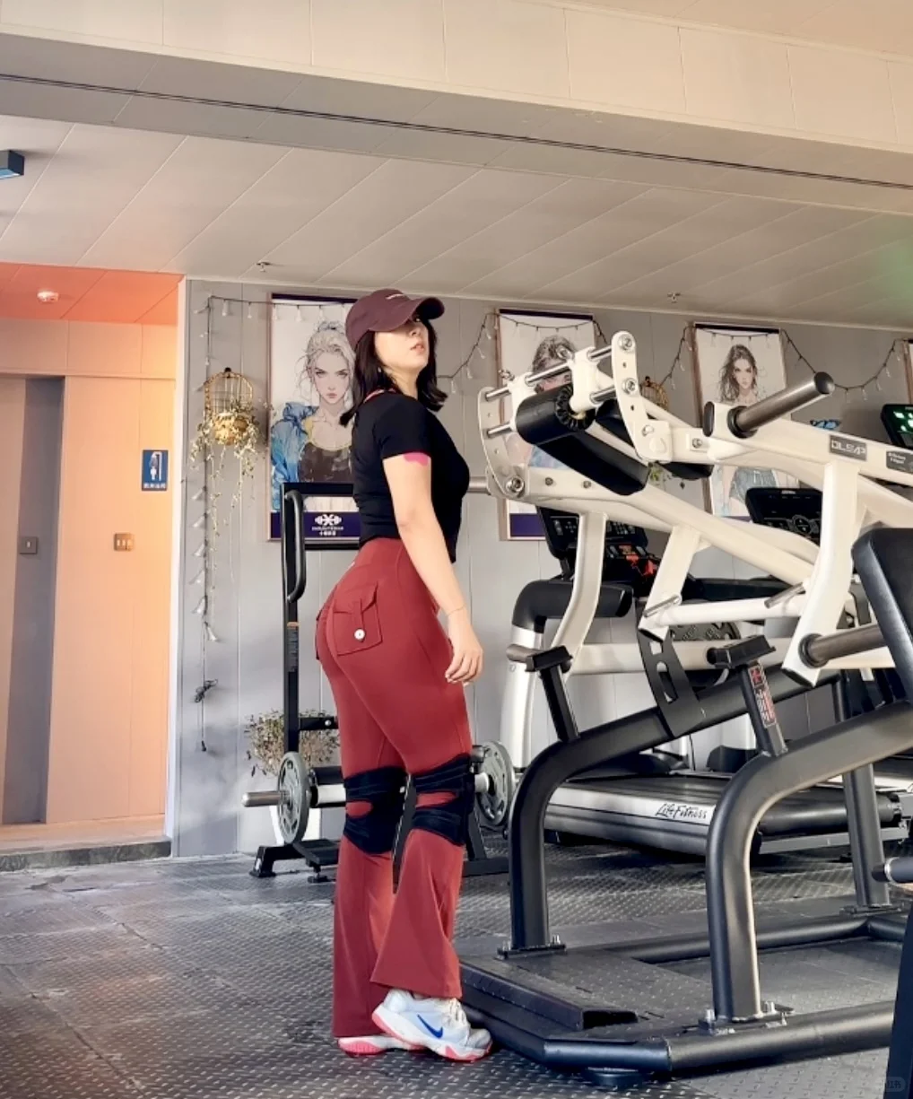 撸铁女生，主打反差