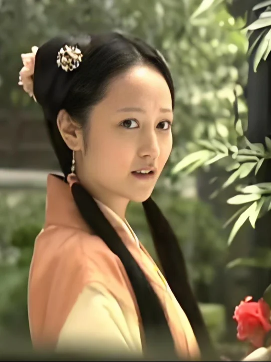 娇杏，无意回头改变命运，从丫鬟到正室夫人