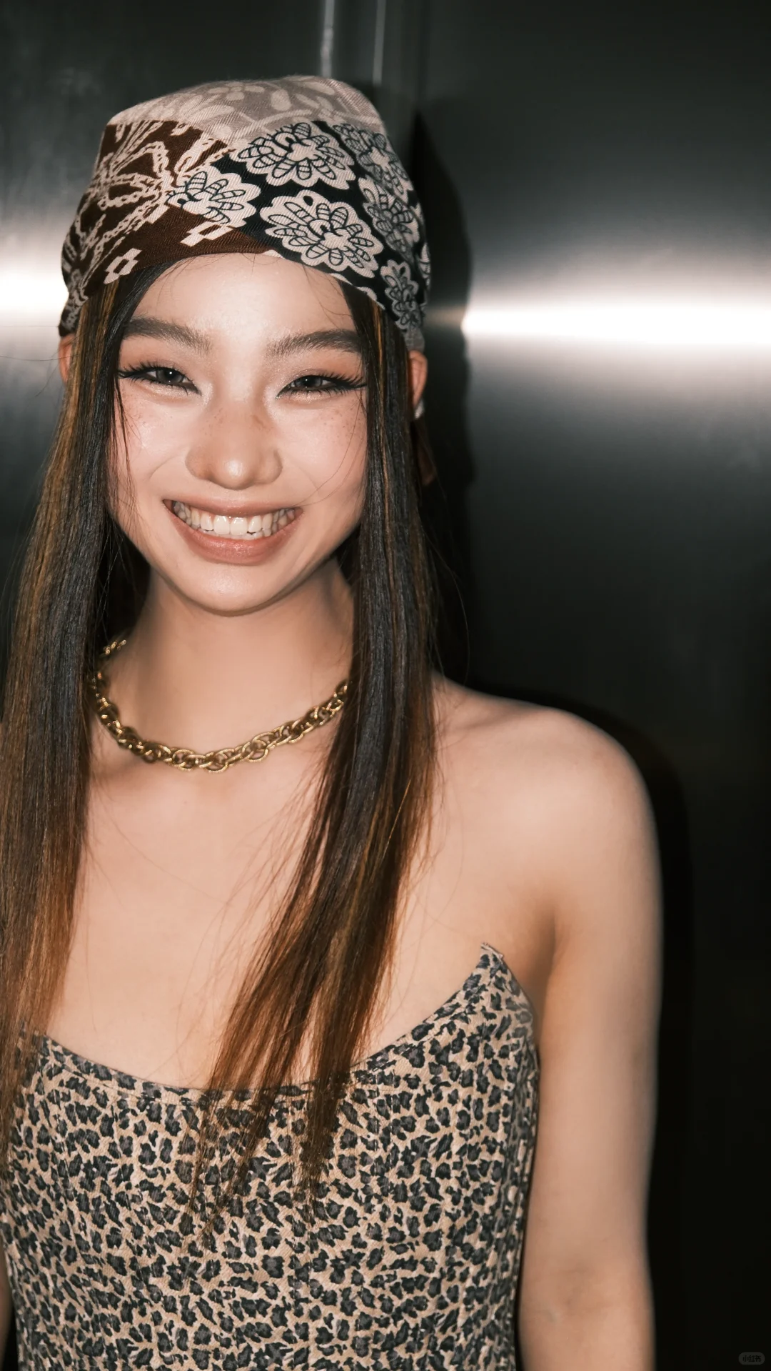 带着头巾的复古潮女感！🧡