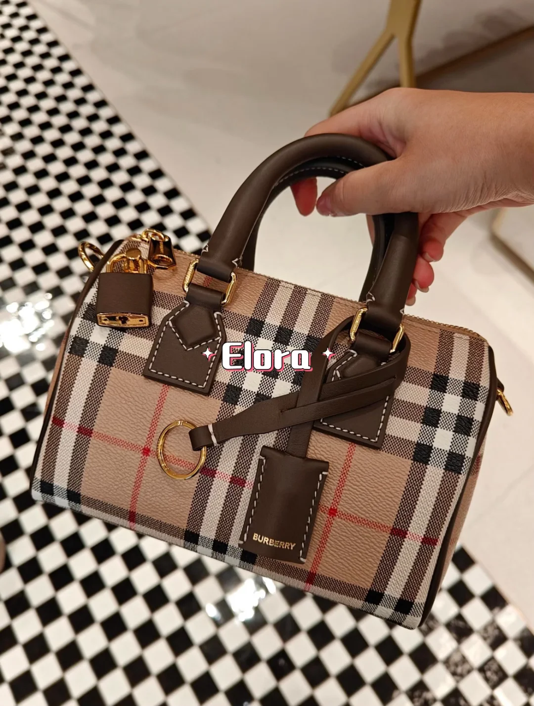 Burberry经典格纹波士顿小包骨折价🔥