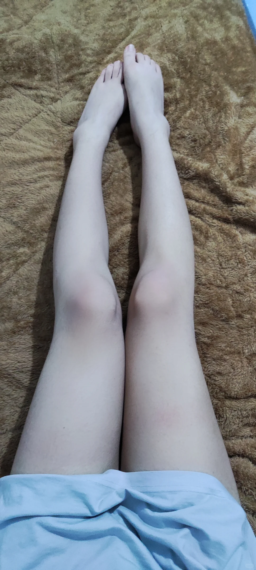 第一次穿过膝袜!我的腿适合白丝吗？