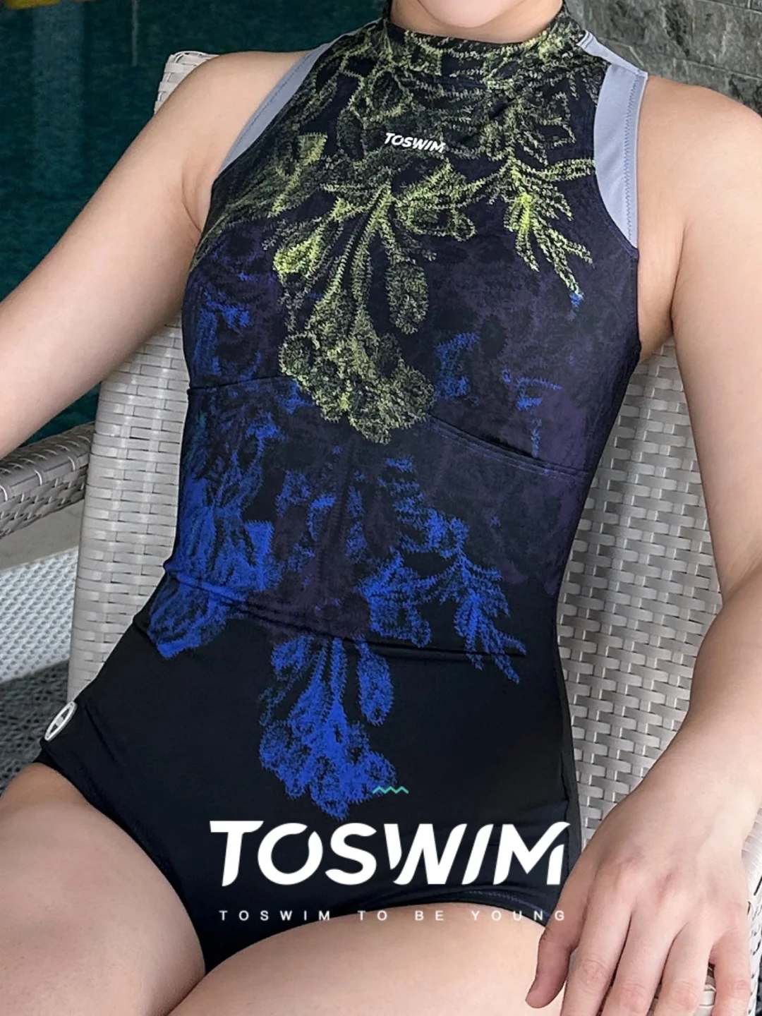 梨形救星！包臀泳衣把胯宽藏得严严实实