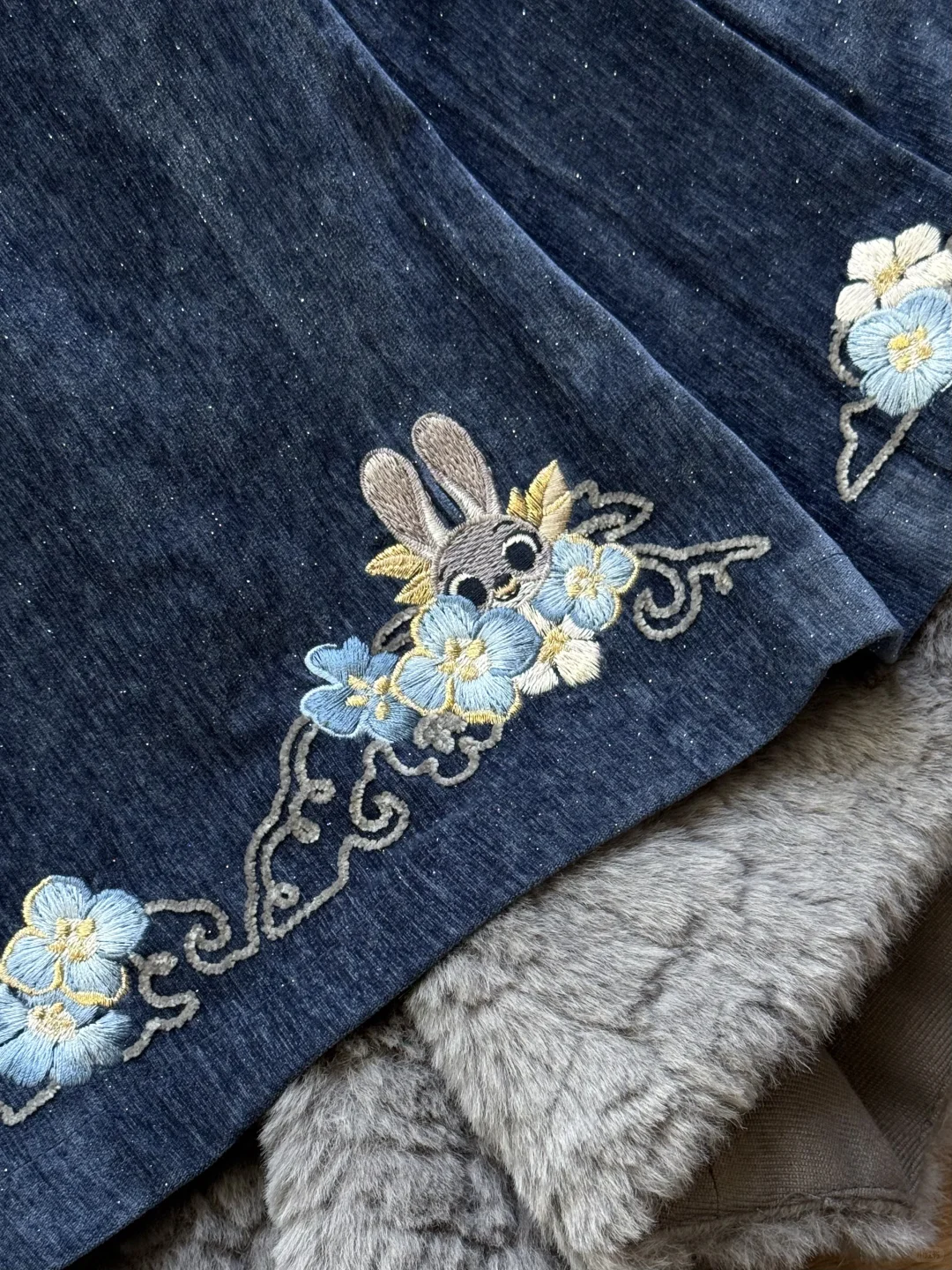 细节做的绝了！找找这件衣服上有几个朱迪呢