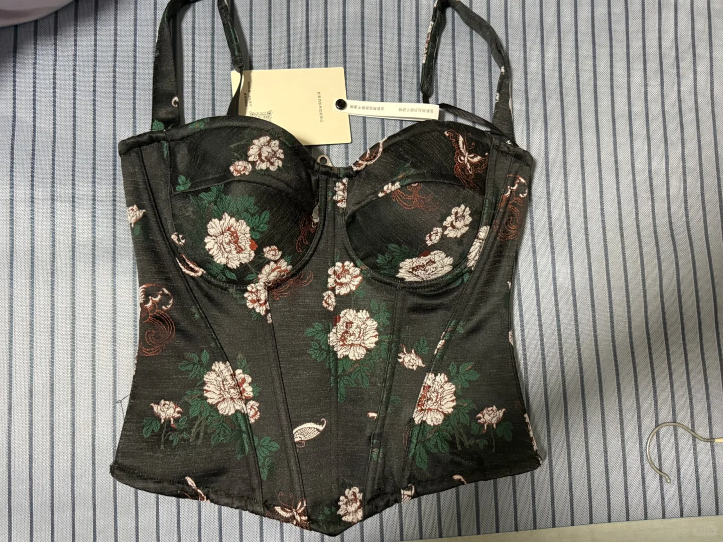 鱼骨胸衣断舍离