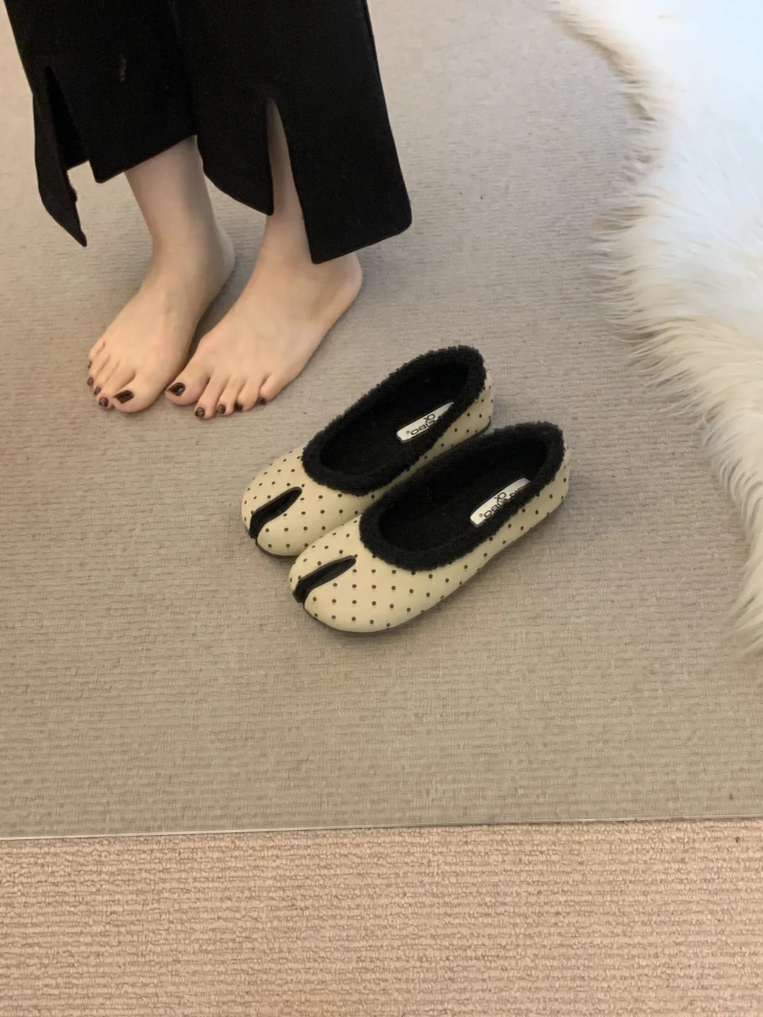 复古一脚蹬平底毛毛鞋女