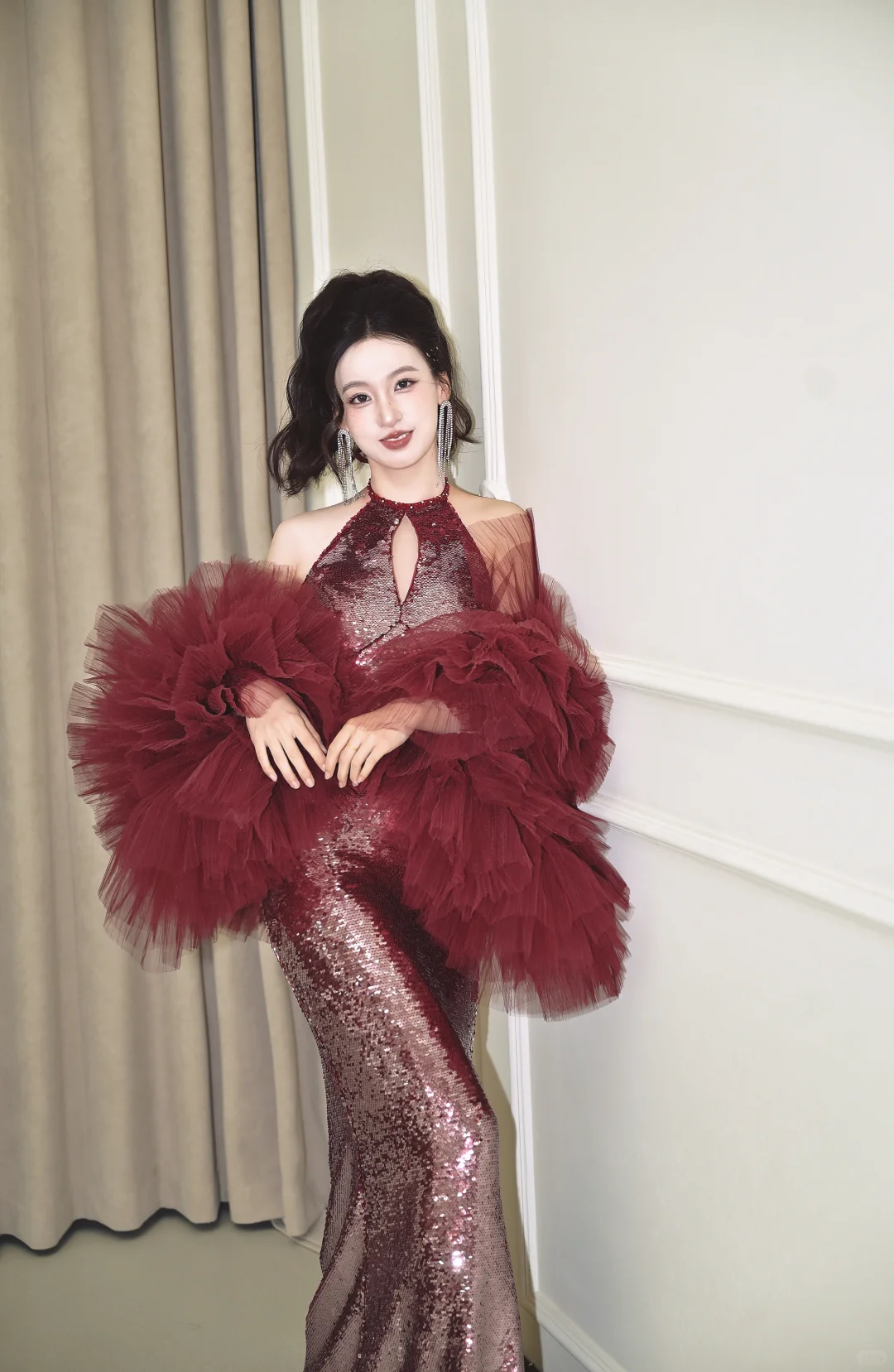 美到犯规的复古红裙✨美到犯规|滕州婚纱