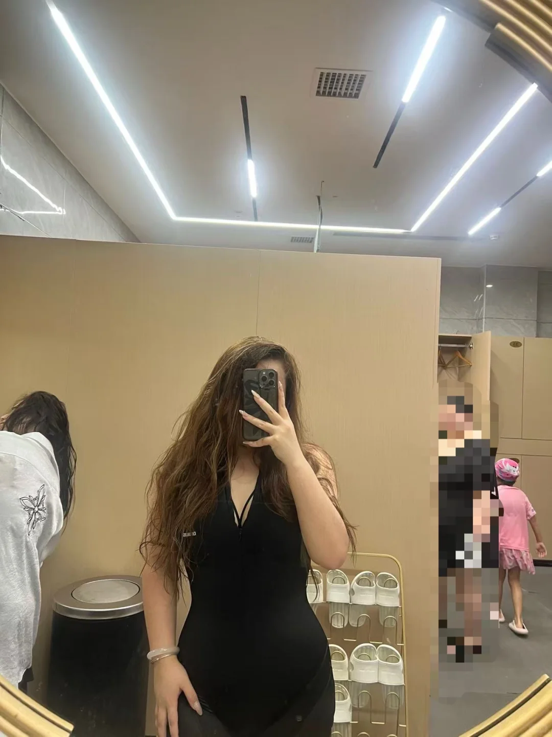 游泳女孩的泳装日记