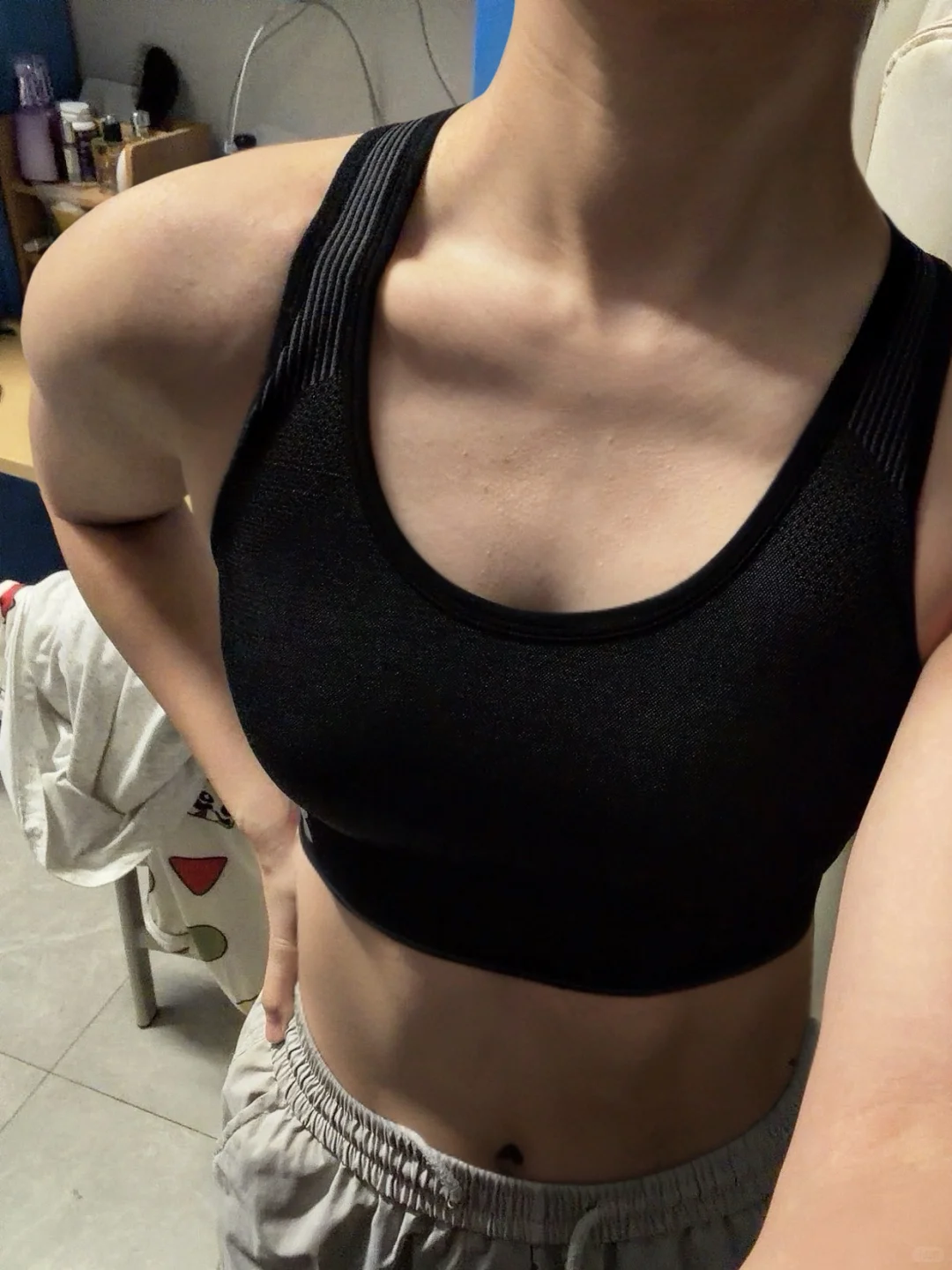 985肌肉女就这样闪亮登场