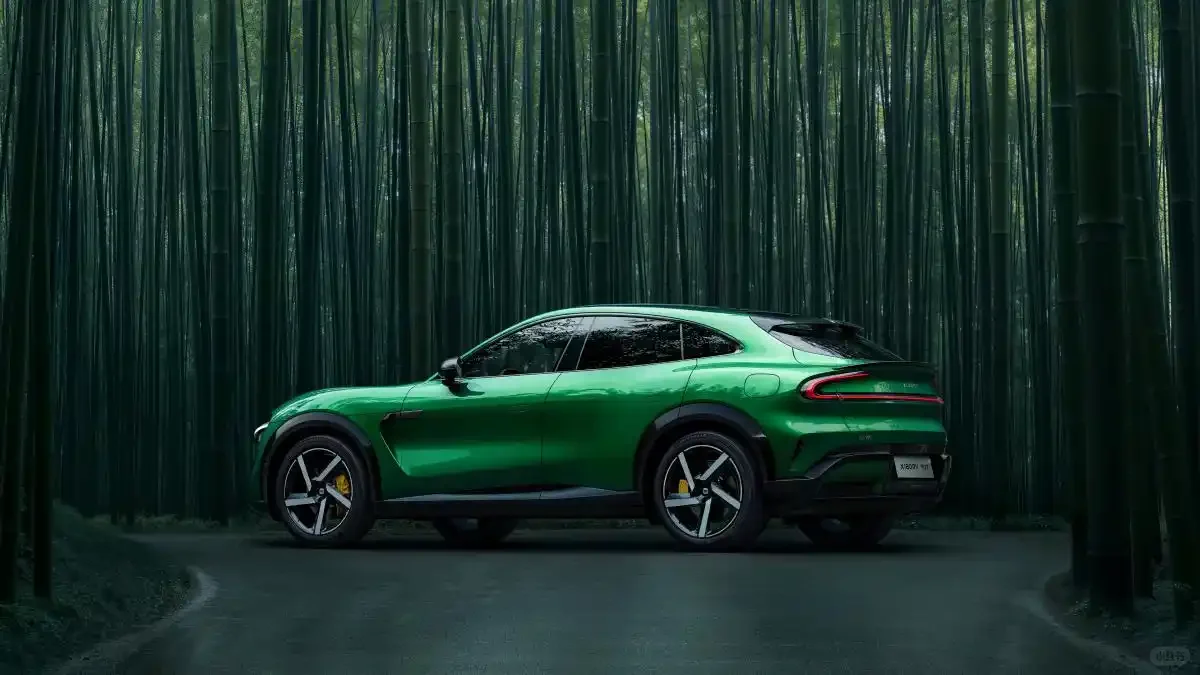 当小米YU7撞上瑜伽裤