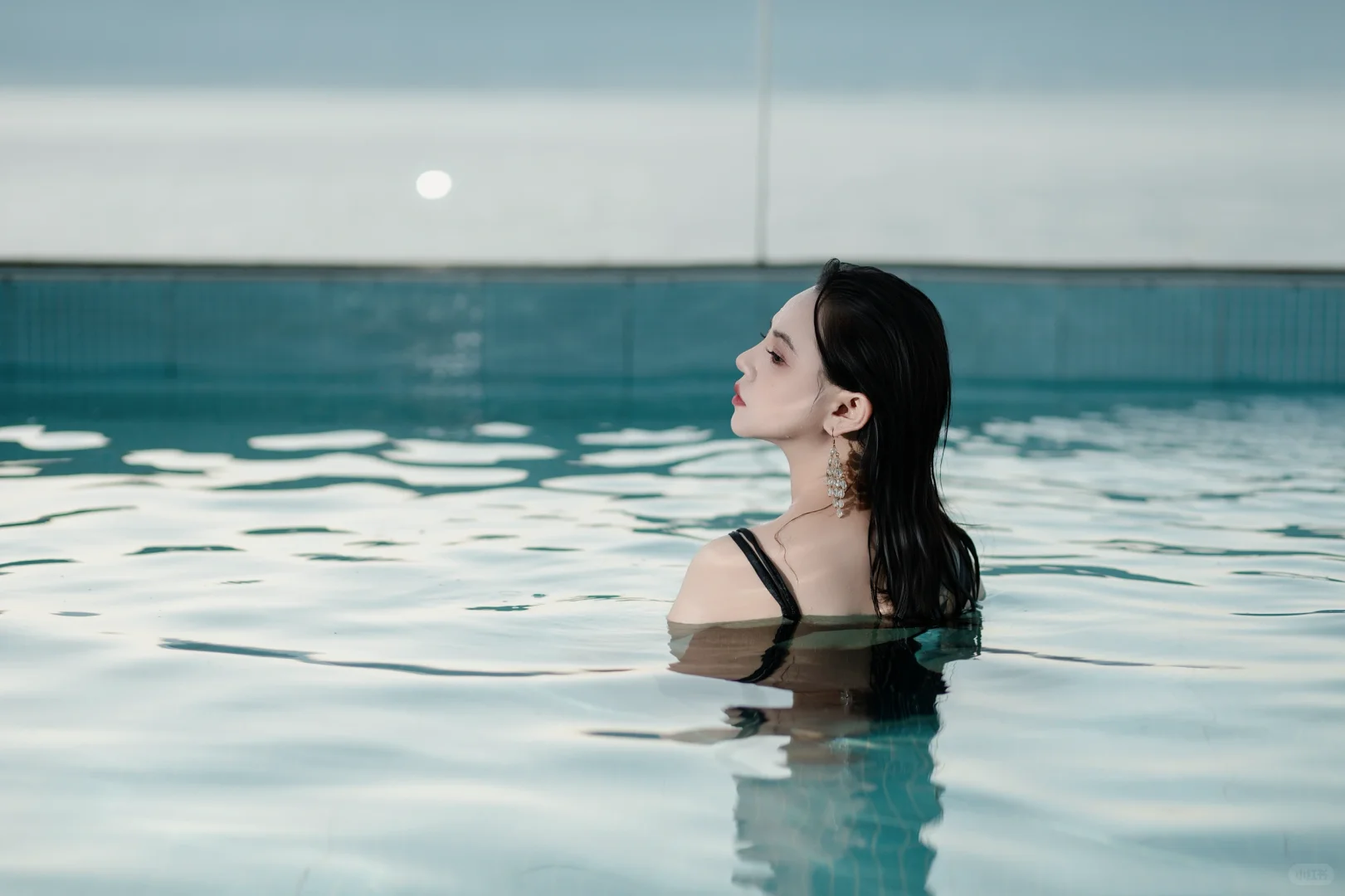 洱海边酒店拍比基尼