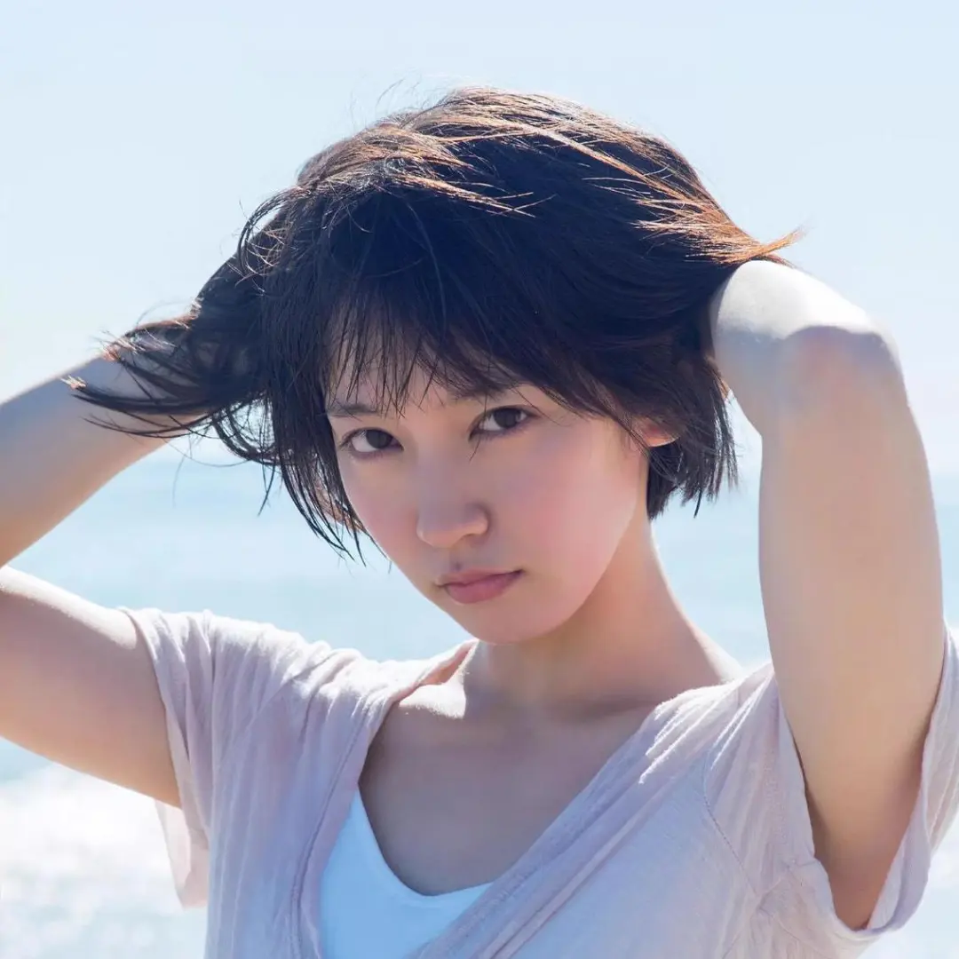 吉冈里帆日系少女写真电子版