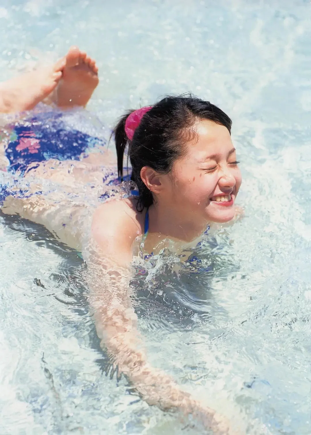 日杂写真｜泽尻英龙华 老天爷拼命喂饭的脸