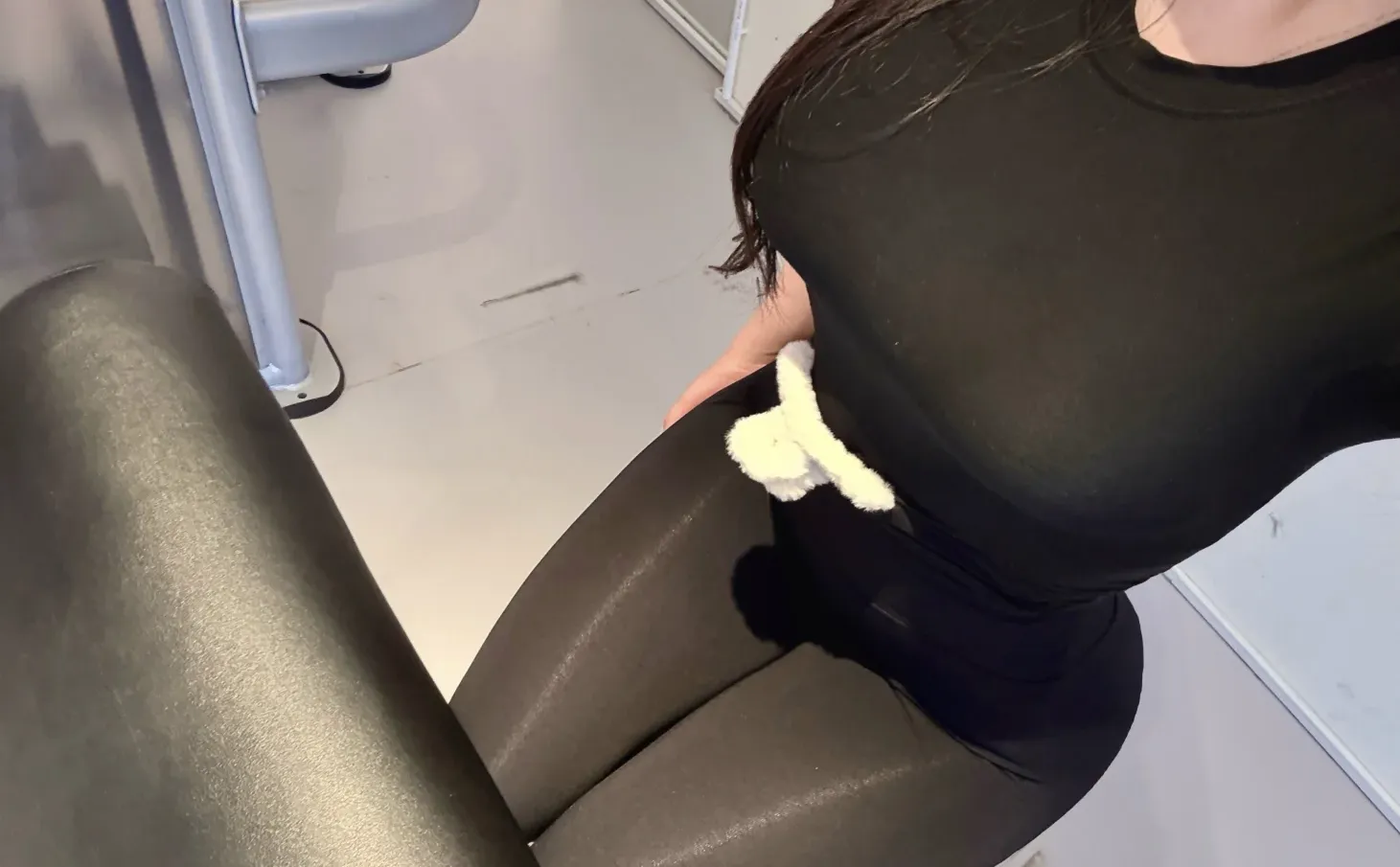 这是啥瑜伽裤还会发光