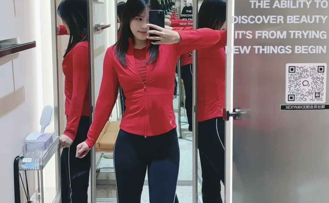 穿瑜伽服上班的404day ！