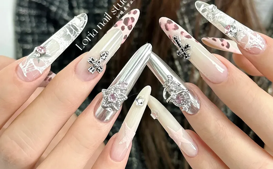 广州美甲|谁还不做一个甜酷辣妹美甲