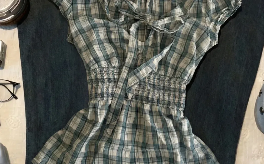 复古y2k辣妹风，百搭千禧辣妹掐腰衬衫