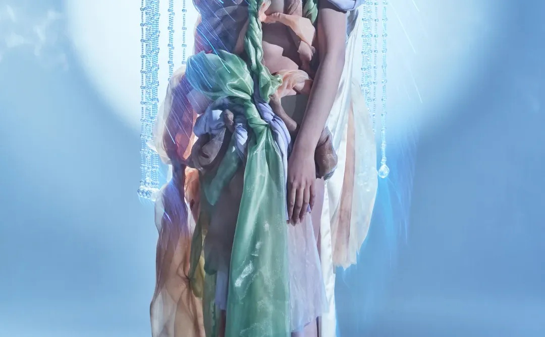 留学服装作品集！蓝光氛围感直接戳院校审美