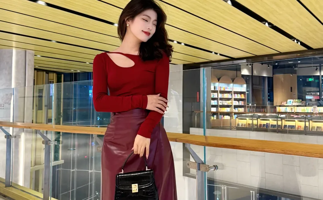 酒红系穿搭｜氛围感拿捏了 💃