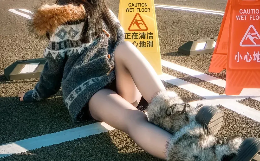 🔥楼顶停车场辣妹图鉴！谁懂！