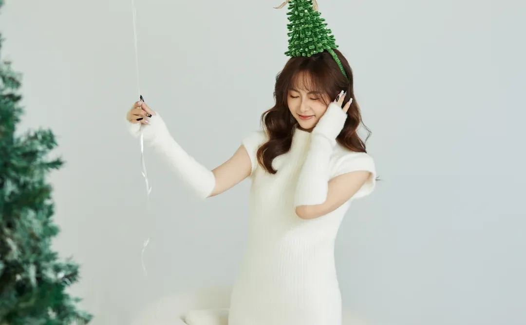 圣诞树长我脑袋上啦🎄这组纯欲圣诞赢麻了