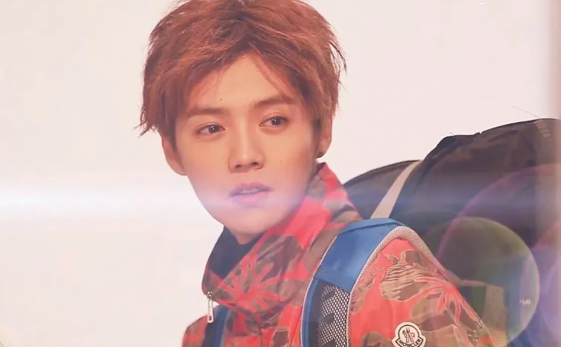 哇塞，鹿晗写真集。