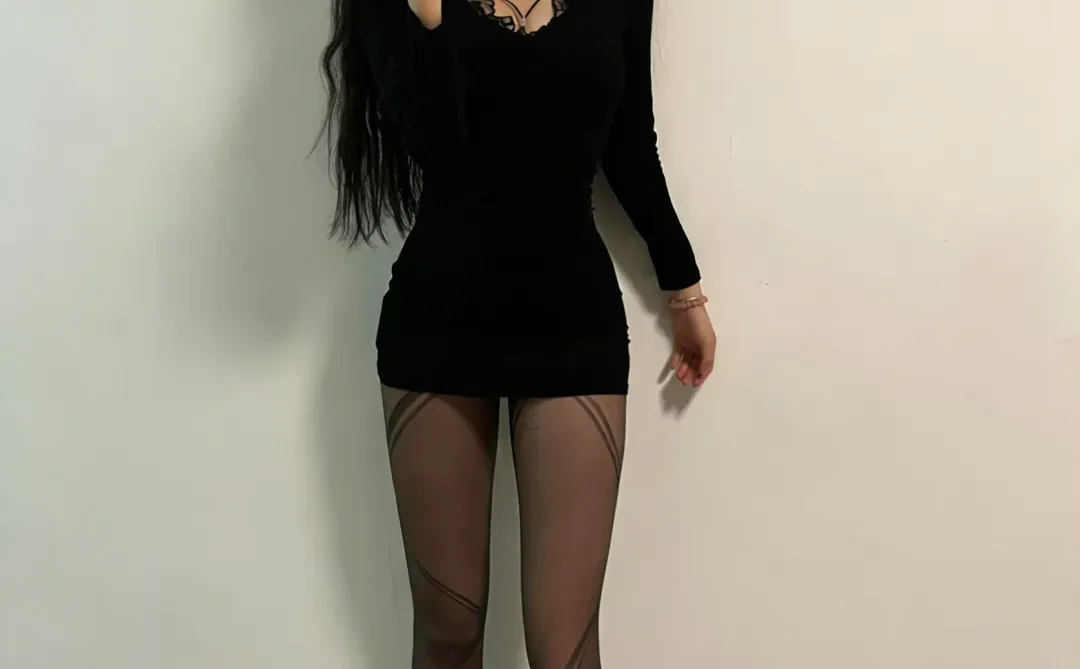 御姐三要素 黑丝 黑裙 高跟