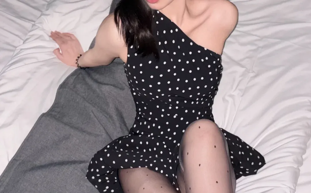 波点裙的御姐氛围感，谁穿谁美～