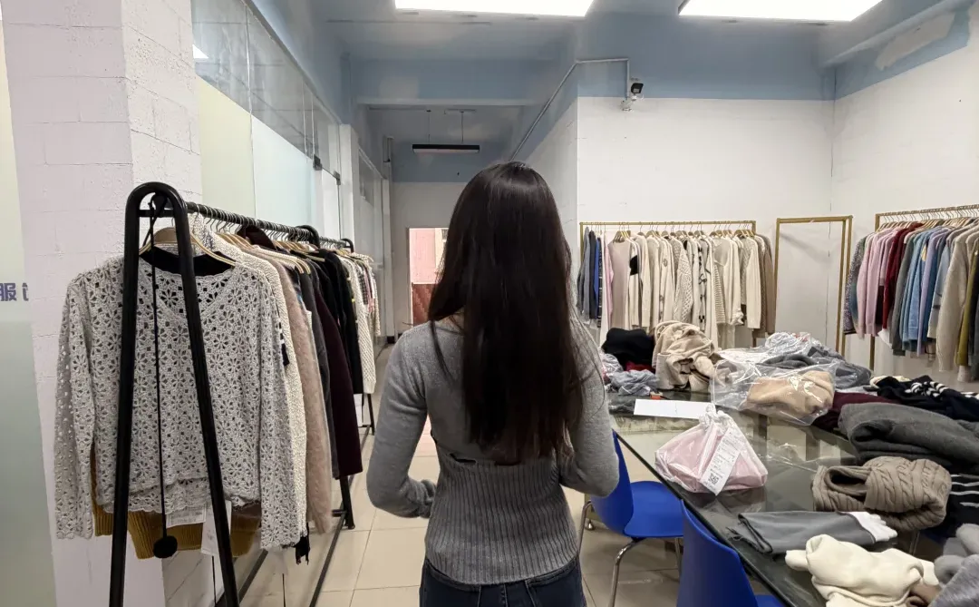 纯欲天花板！灰色针织衫太绝了