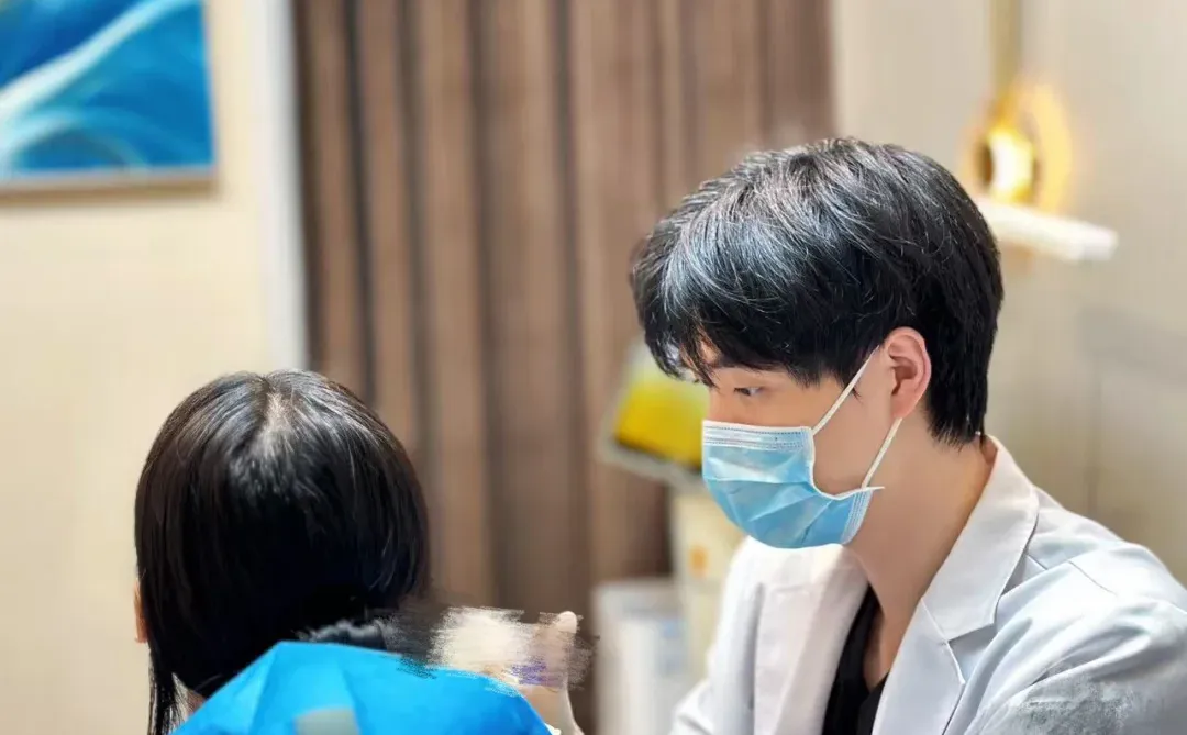 小姐姐下来班就马上过来了 真铁粉~