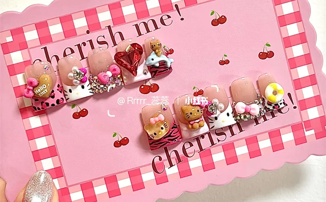 黑皮kitty🩷🖤辣妹必备！