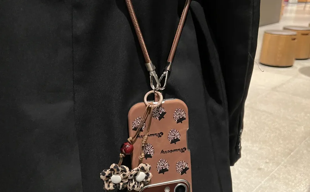 辣妹草莓豹纹🤎可泰稀罕辣！！