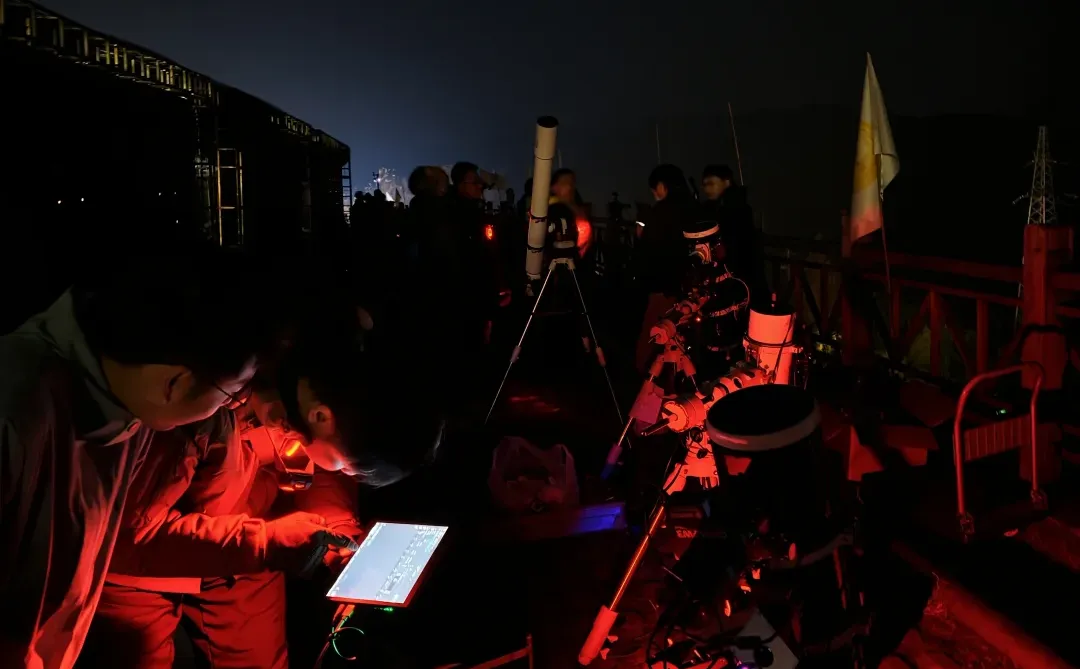 来参加星空大会啦！