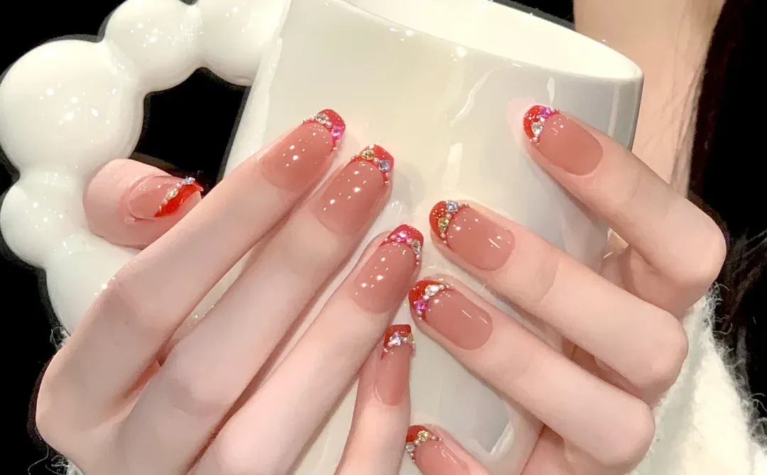 秋冬气质红🥀彩色宝石少女风✨娇艳动人nail