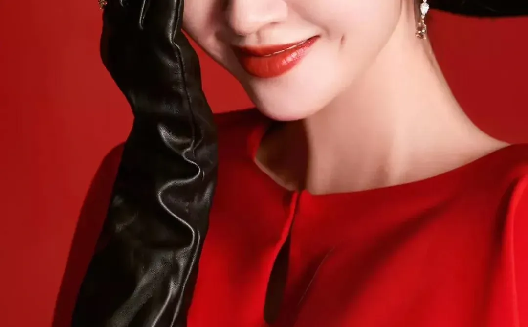 娇美艳阳的唐艺昕