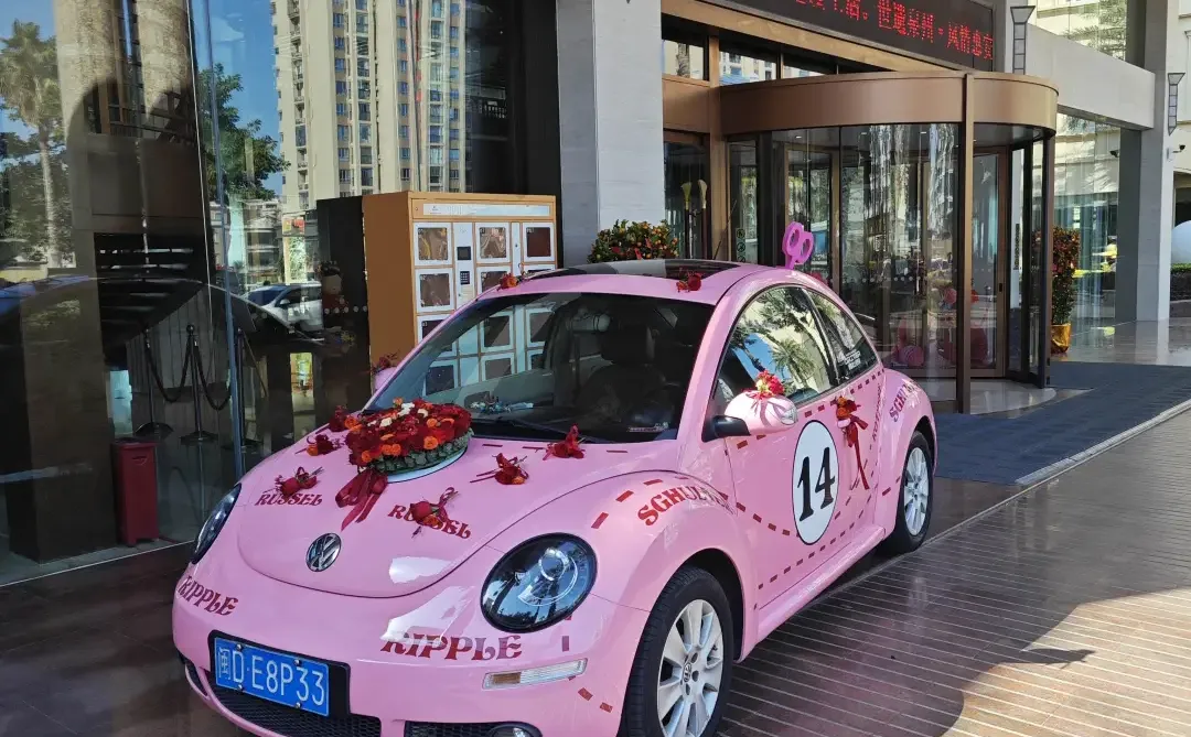 广州街头超吸睛的婚礼车队，仪式感拉满