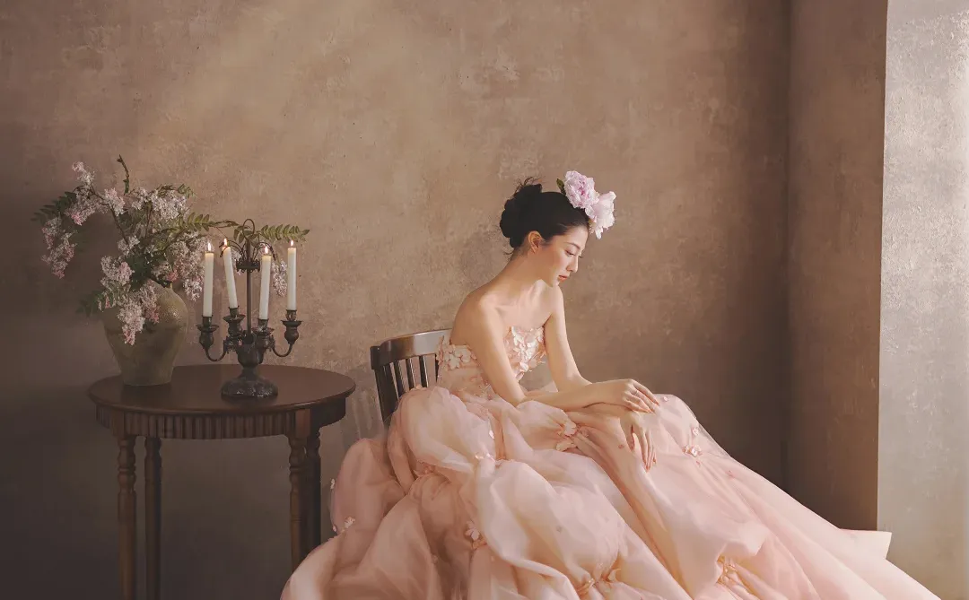 姐妹们！粉色婚纱照真的绝美！原地封神💥