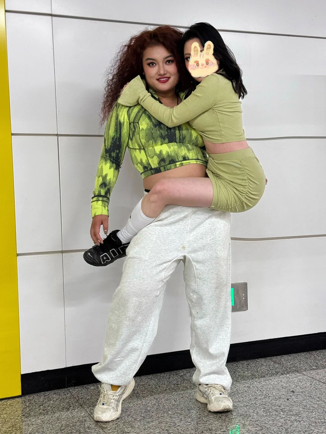 Lululemon打钱！不就是个女孩 能有多重