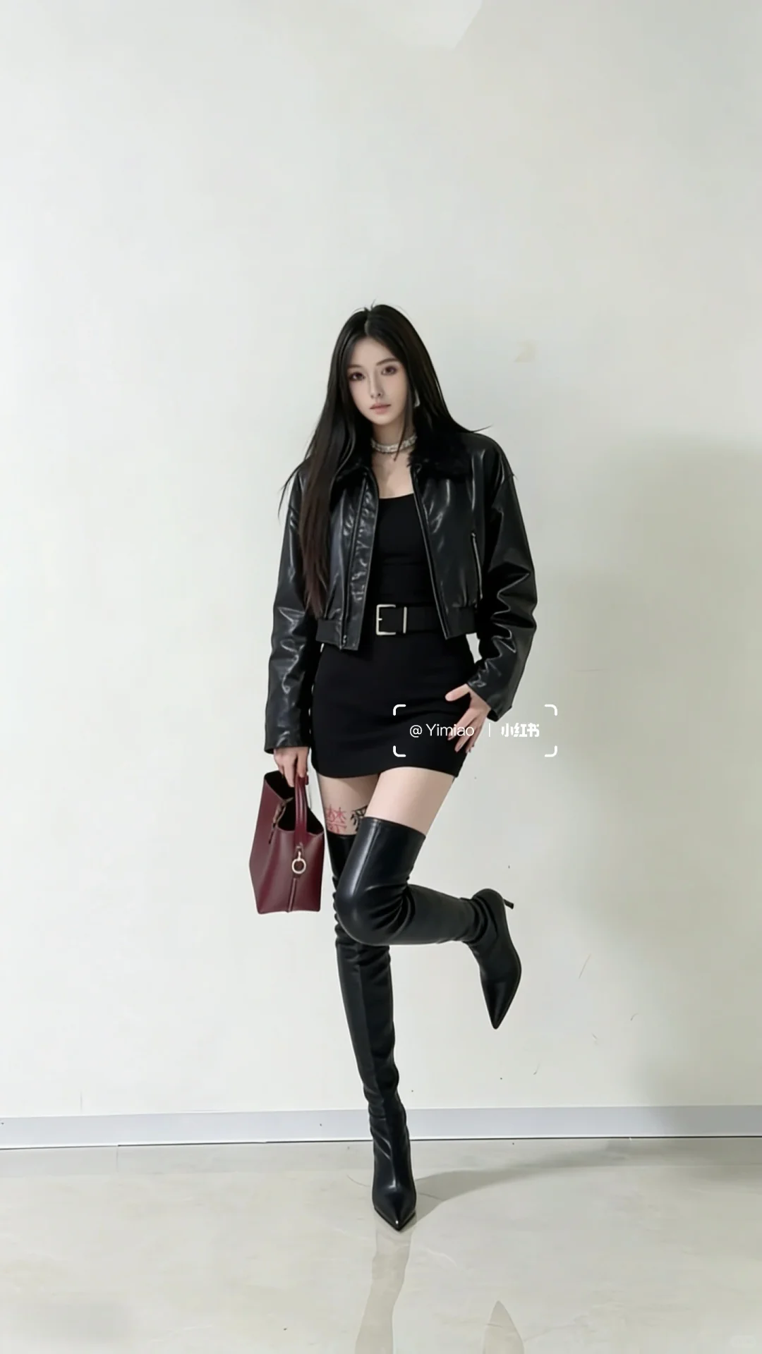 辣妹一身黑 走哪都Ok