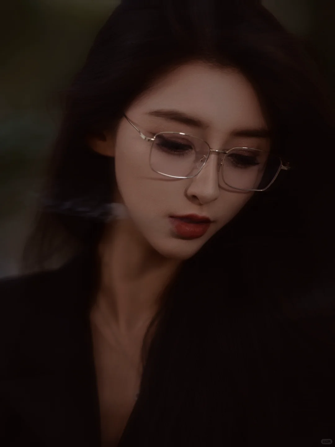 你的爱就像烟圈 不久便消散了