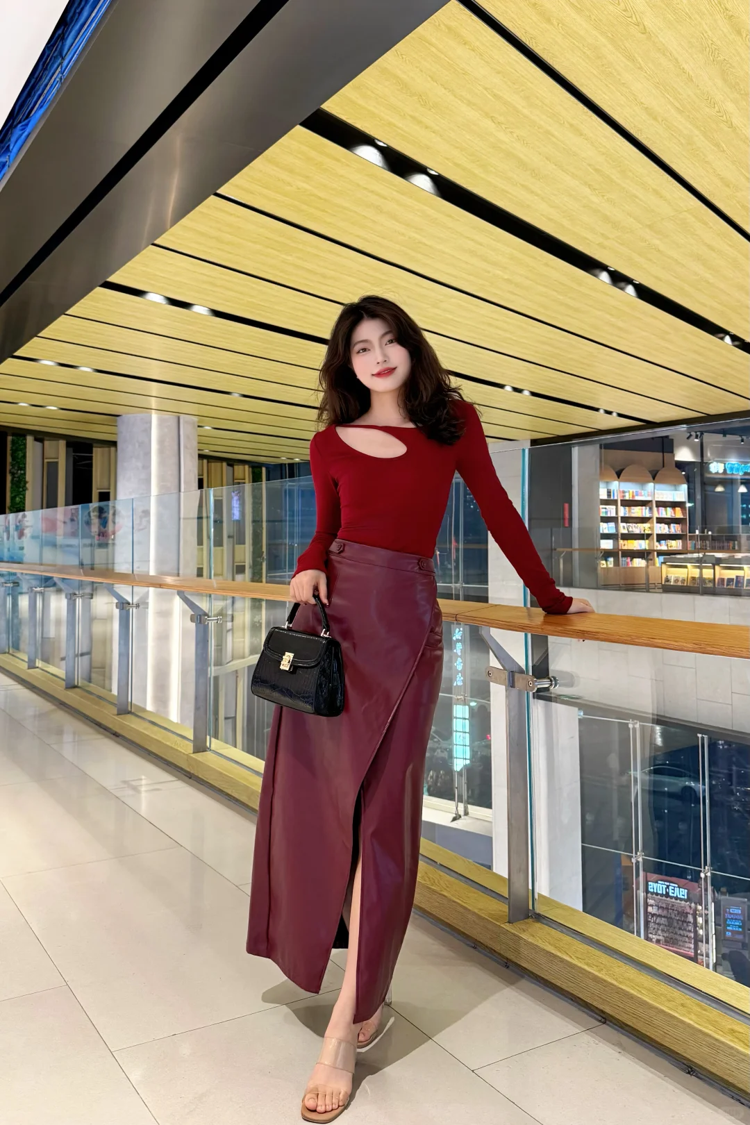 酒红系穿搭｜氛围感拿捏了 💃