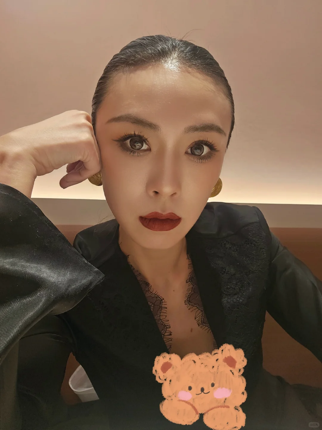 御姐风、黑发红唇、自拍🤳库存、胃疼、