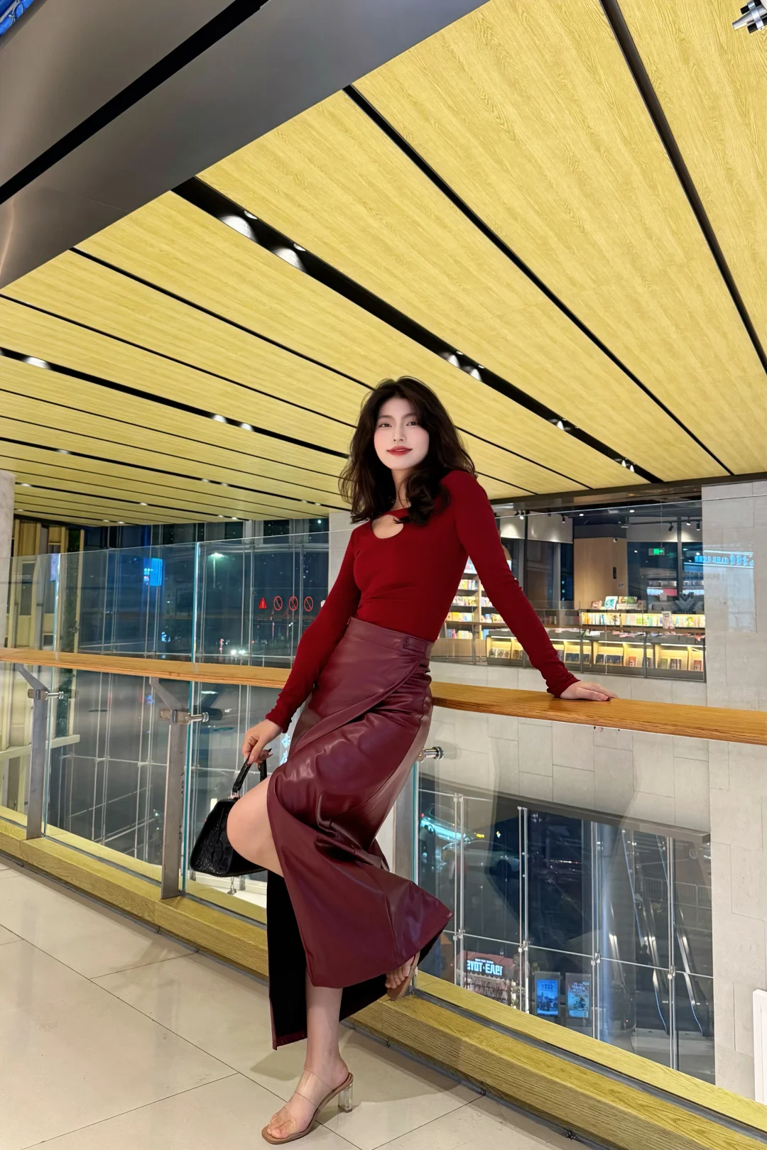 酒红系穿搭｜氛围感拿捏了 💃