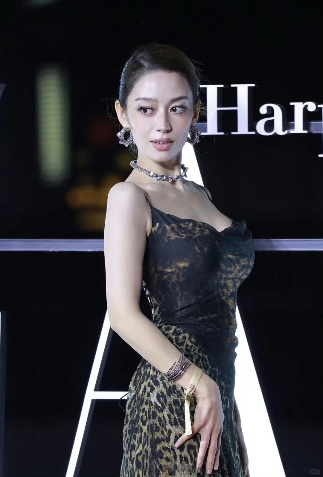 吉娜🖤妖娆身姿