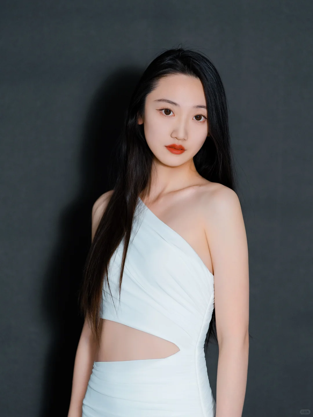 模特:小李 风格:冷艳