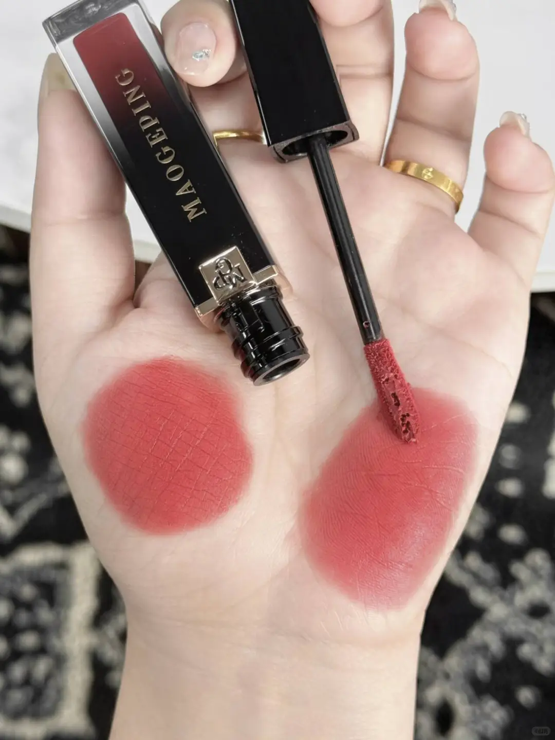 唇釉做到这个境界，真是东方美学的神来之笔