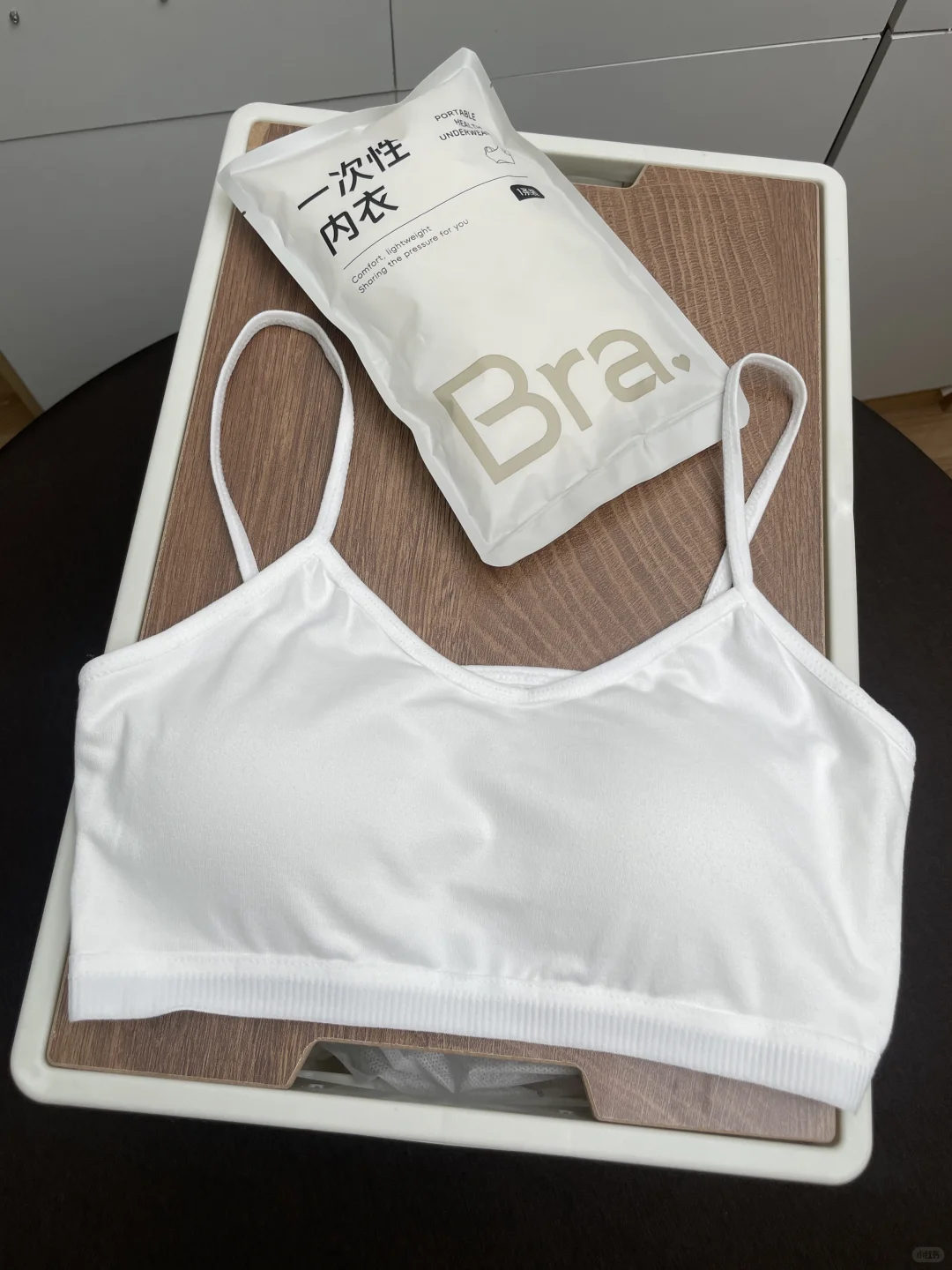 老天奶...居然有一次性的内衣，太爽了！！