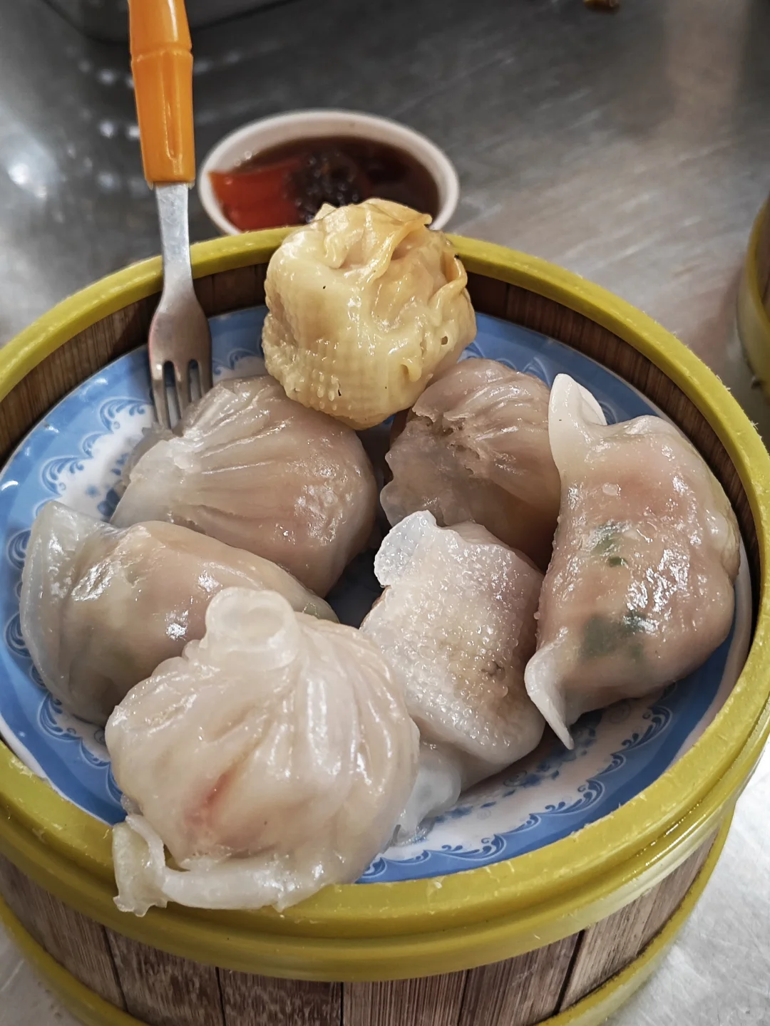 在五郡吃早茶喝咖啡看大爷炒豆子