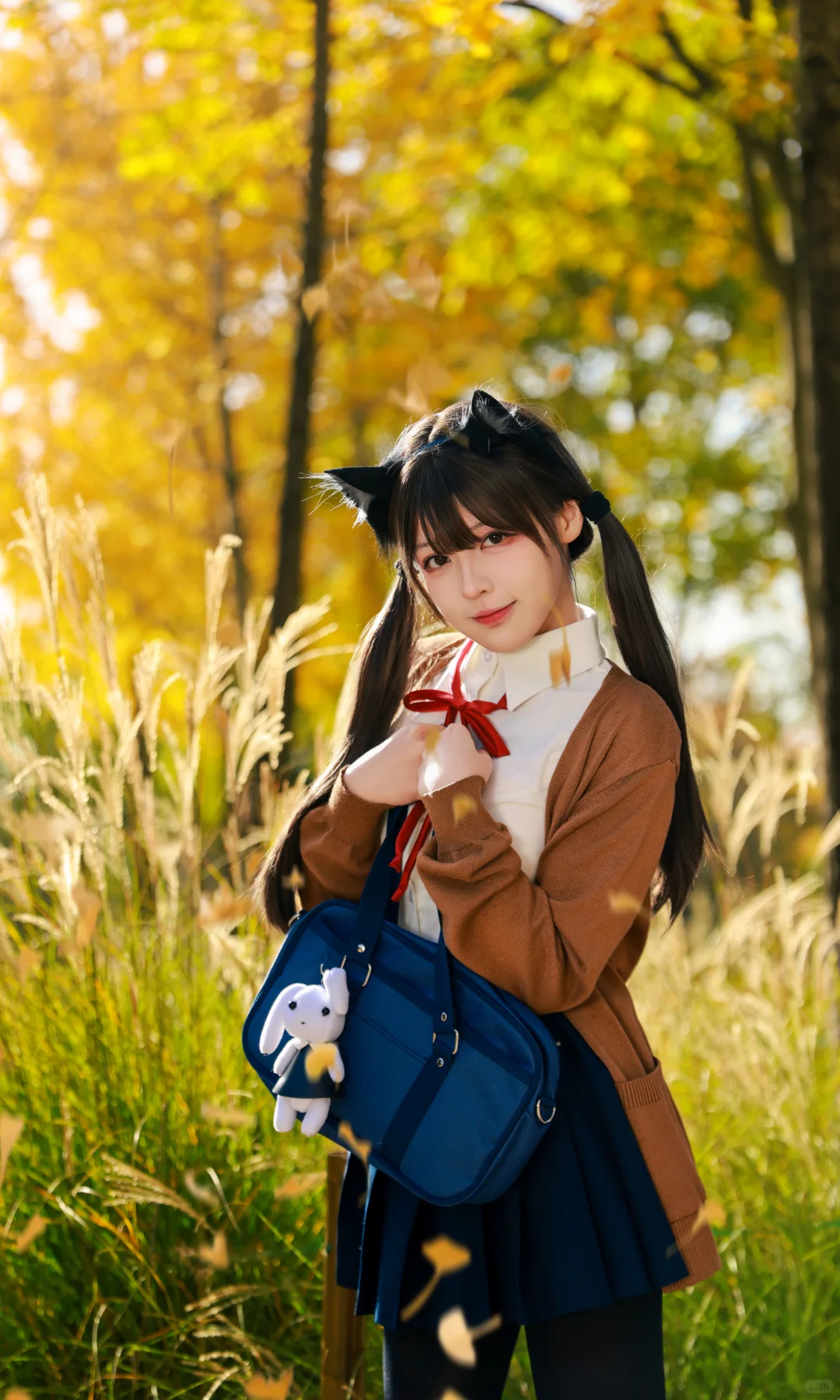 白塔公园银杏季｜JK黑丝怎么拍性感⁉️